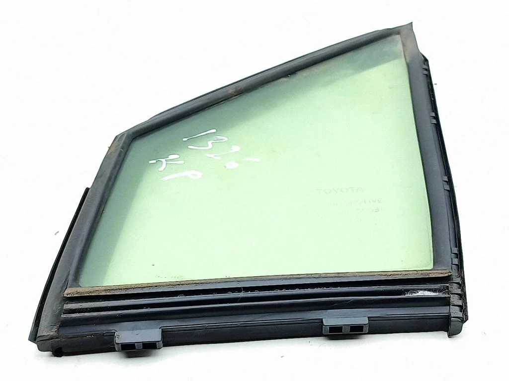 Front door vent window glass four-door 6821647010