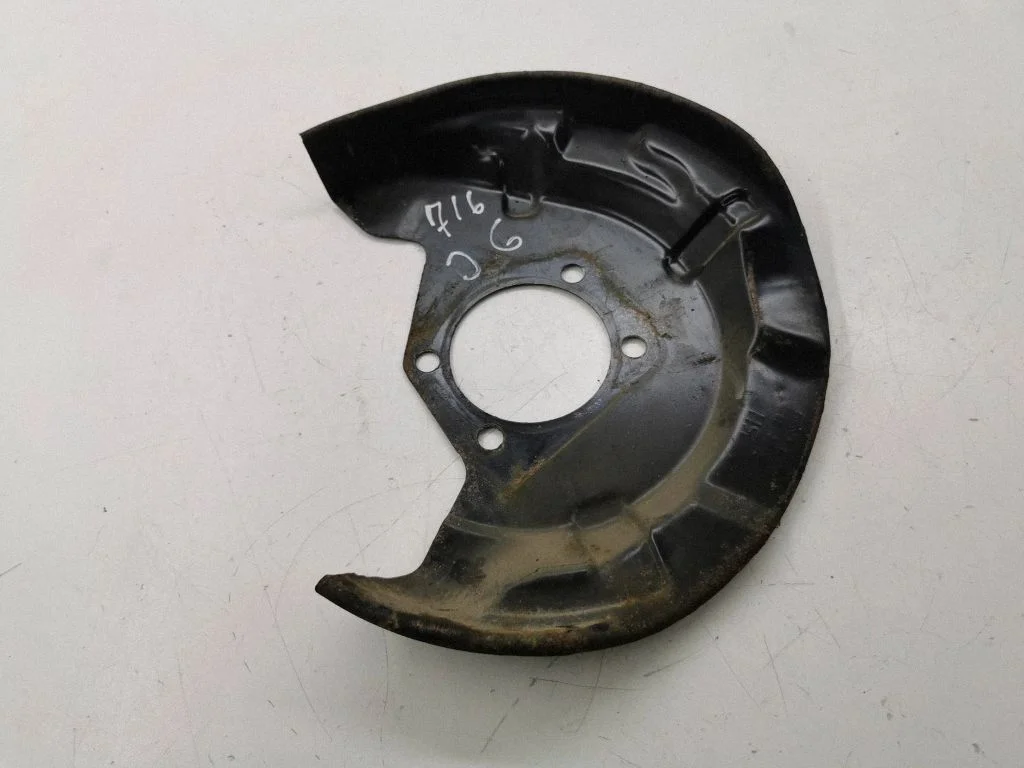 Rear brake disc plate dust cover – right