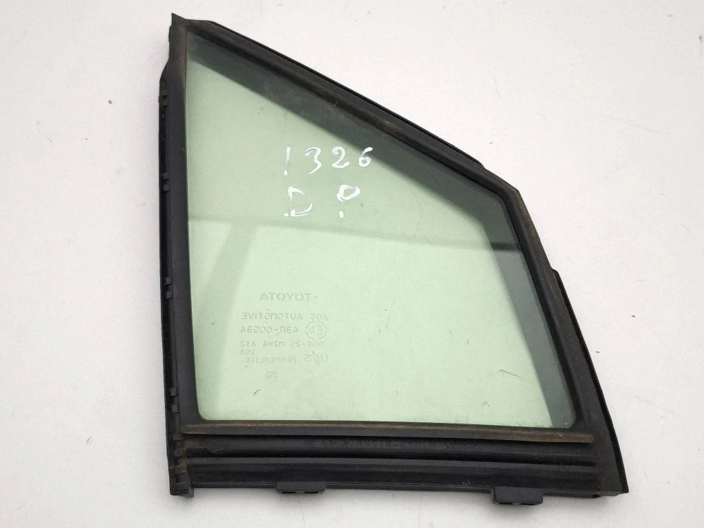 Front door vent window glass four-door 6821547010
