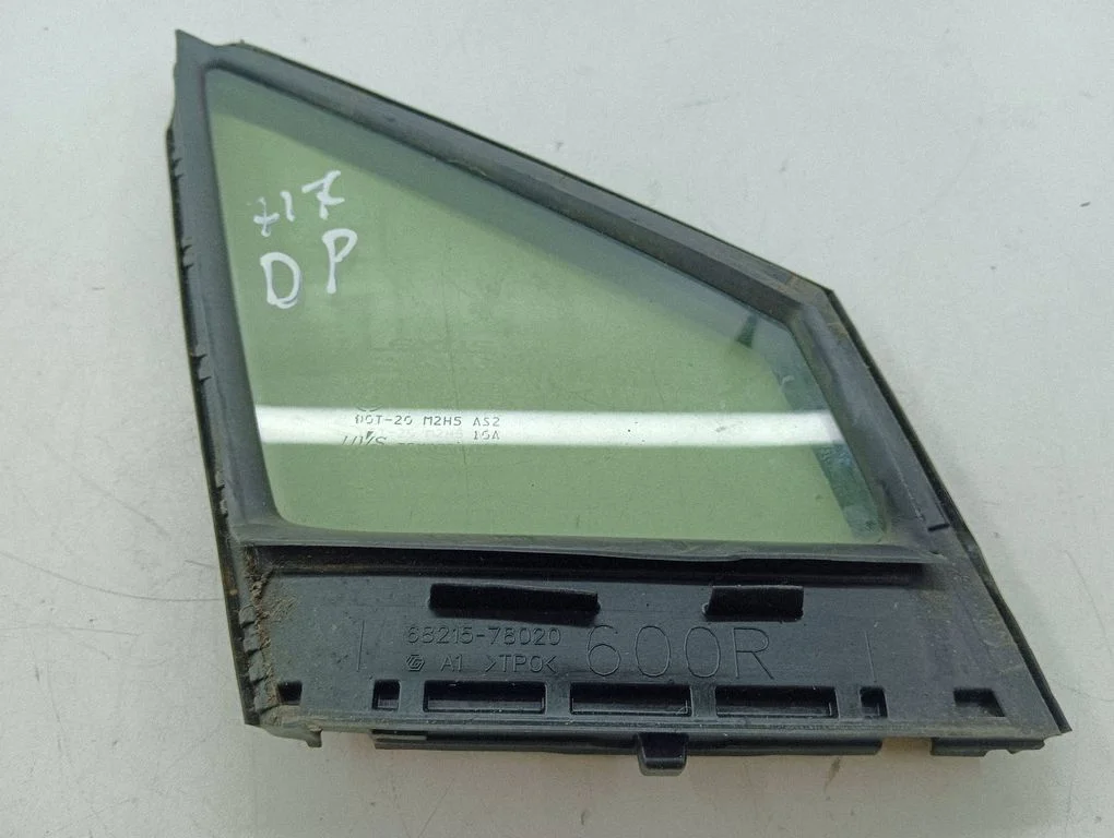 Mazais „A" priekšējo durvju stikls (četrdurvju) 43R00035
