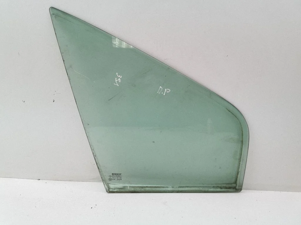 Front door vent window glass four-door E643R00048