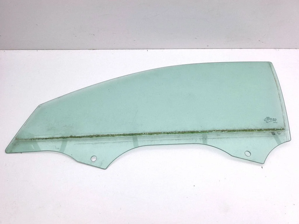 Front door window glass four-door 8Y0845201