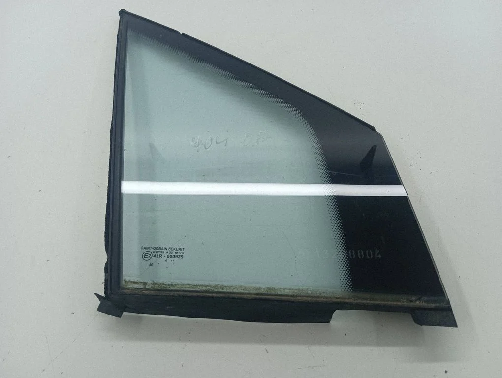 Mazais „A" priekšējo durvju stikls (četrdurvju) 43R000929