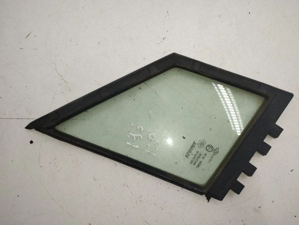 Front door vent window glass four-door 682460F010