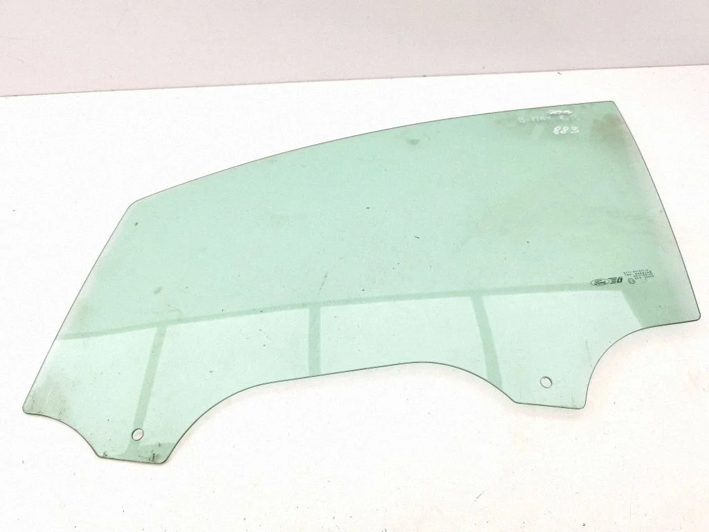 Galvenais priekšējo durvju stikls (četrdurvju) – Ford B-MAX (2012-2020), kreisā
