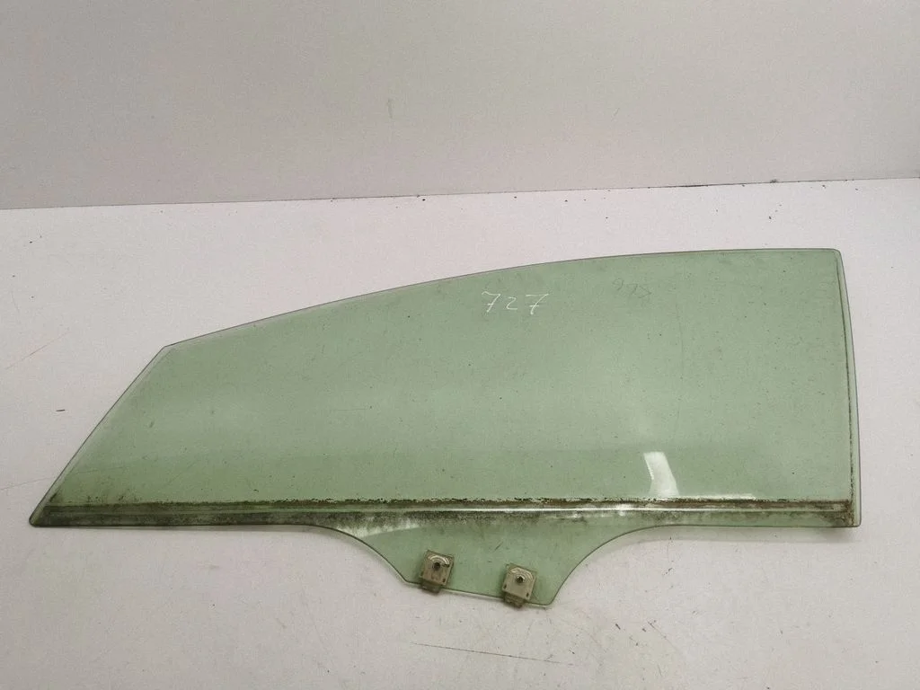 Front door window glass four-door MCU5771
