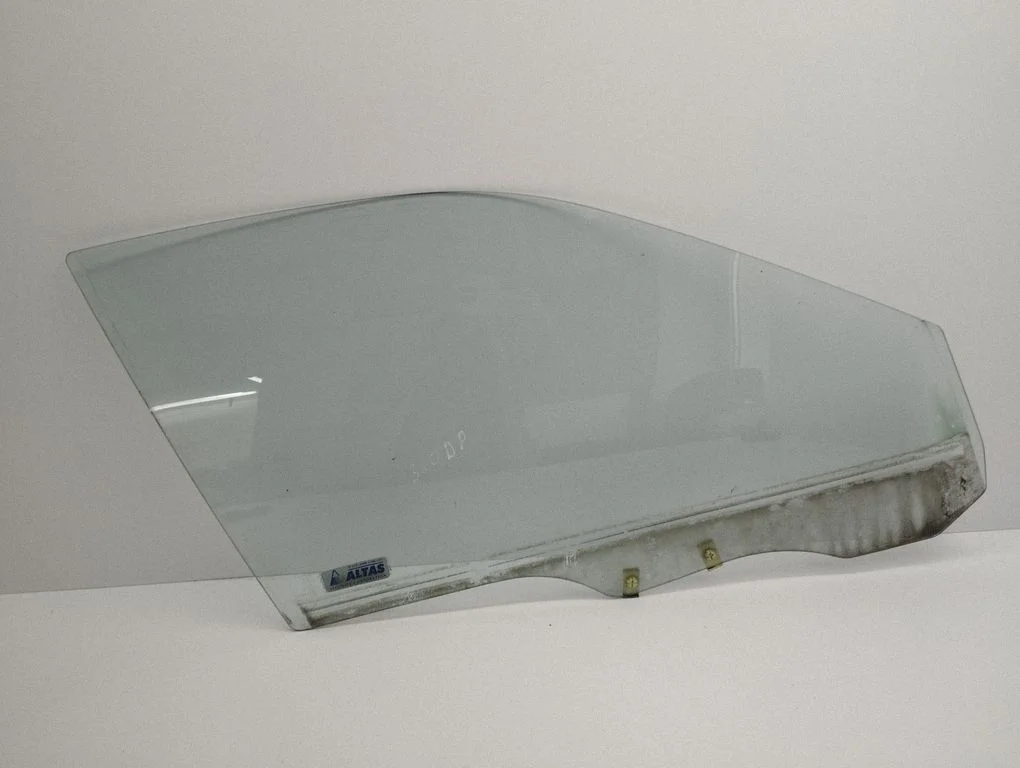 Front door window glass four-door 34R00014