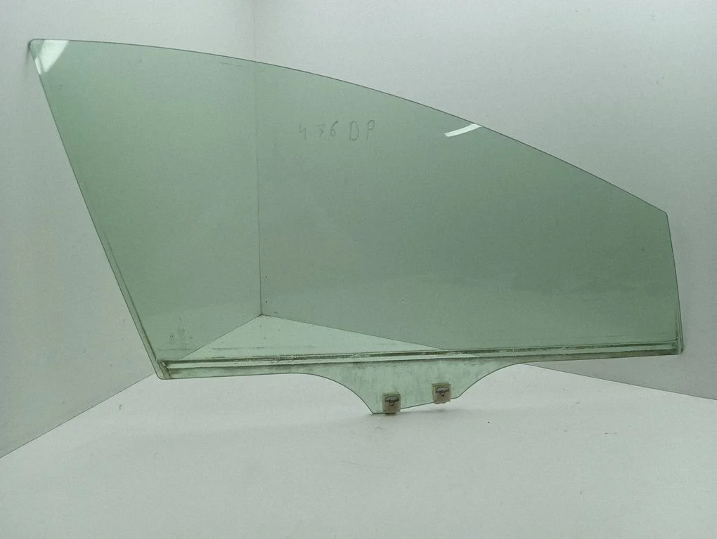 Galvenais priekšējo durvju stikls (četrdurvju) 43R00014