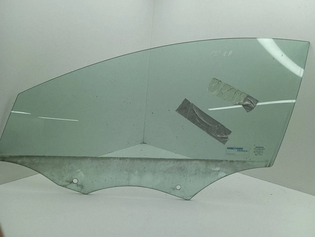 Front door window glass four-door 43R001106
