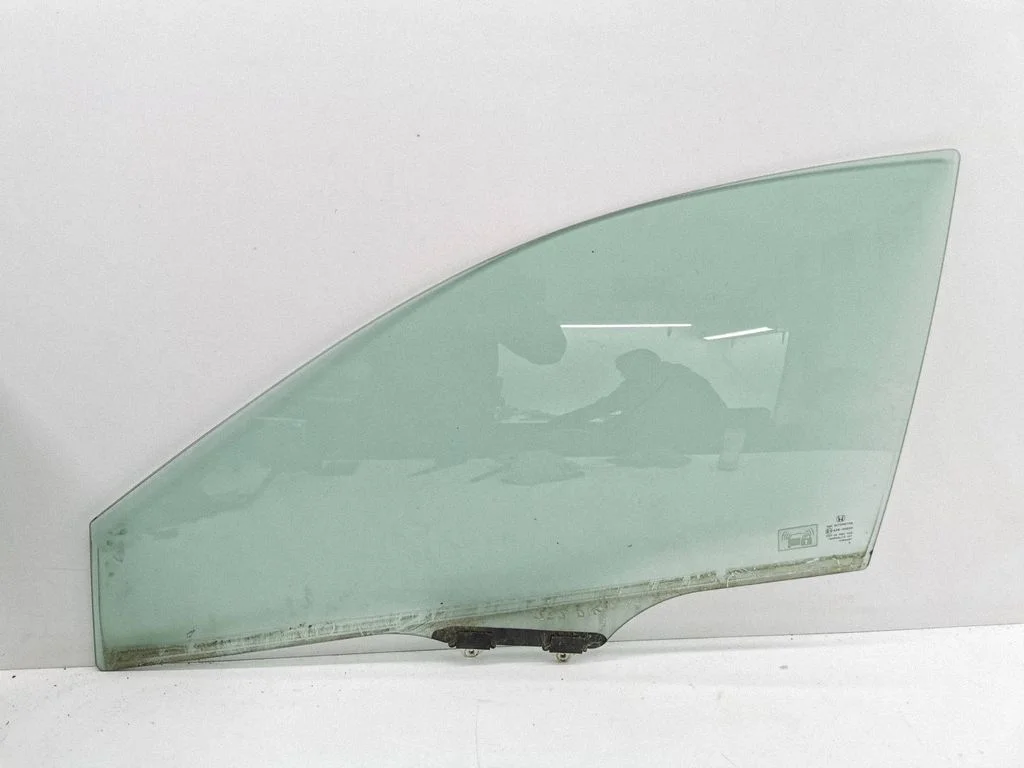 Front door window glass four-door – Honda CR-V (2007-2012)