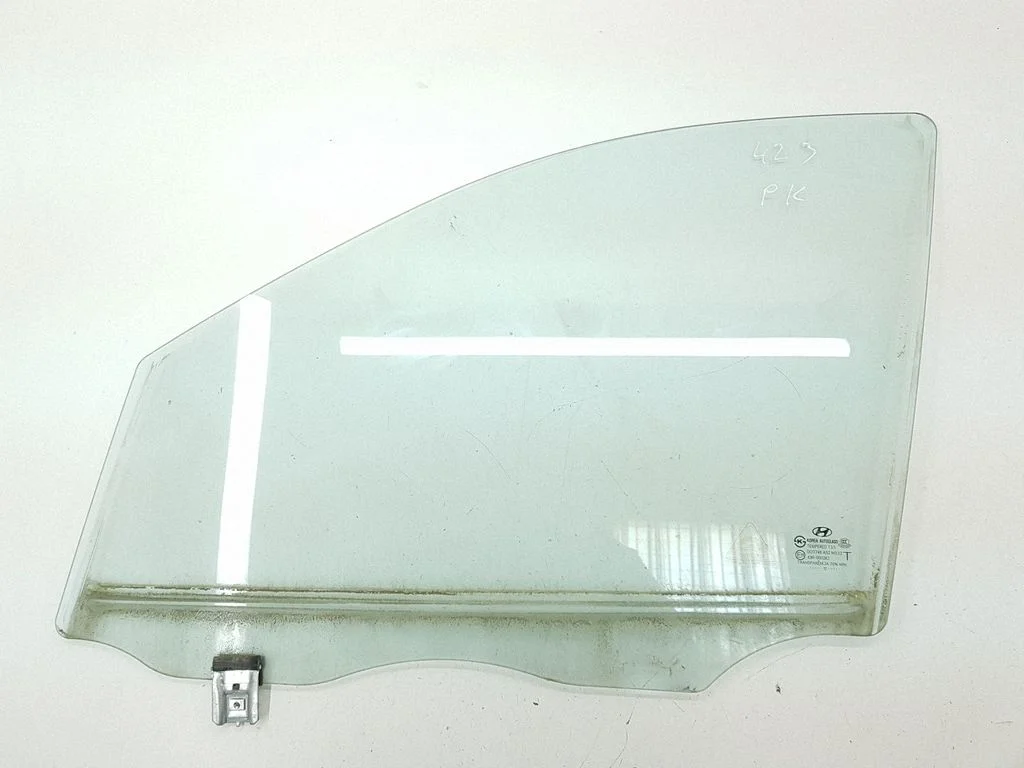 Front door window glass four-door E1143R000382