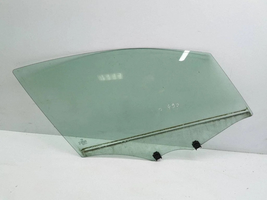 Front door window glass four-door 43R000929