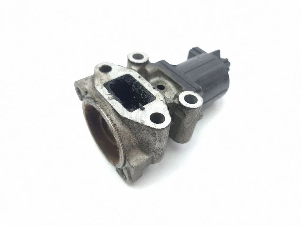 EGR valve 1582A037