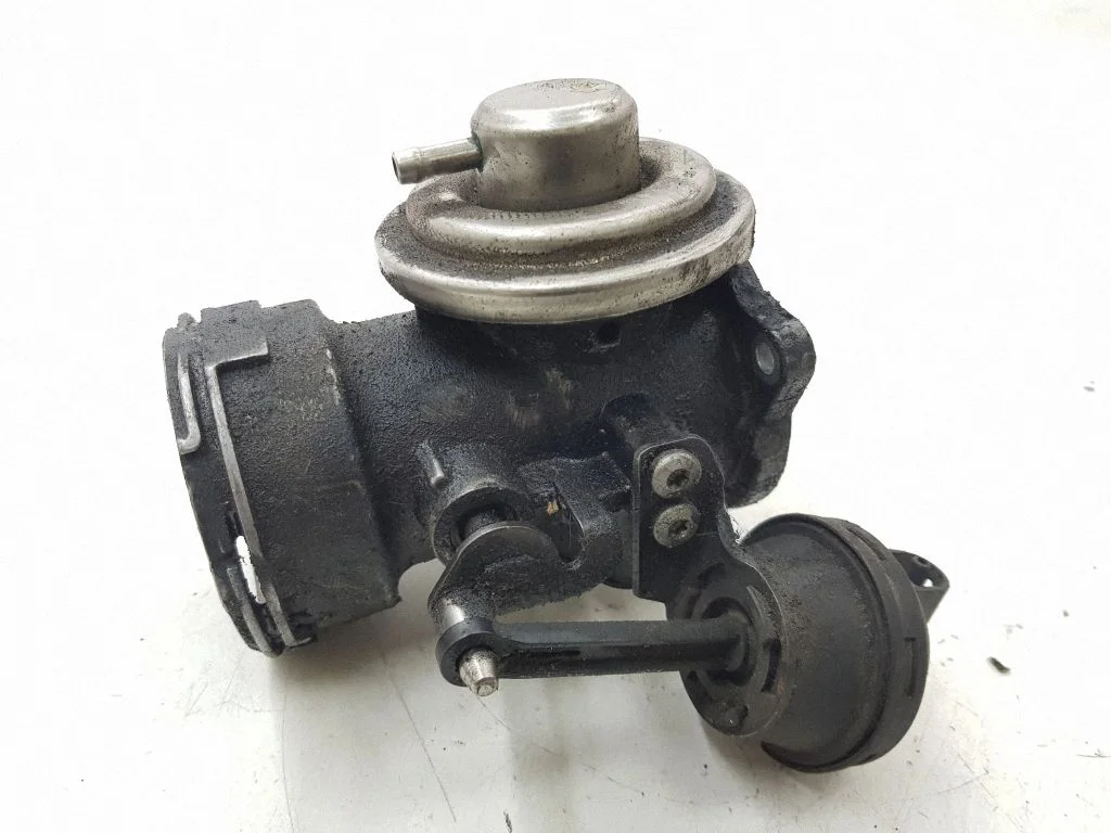 EGR valve 038131501J