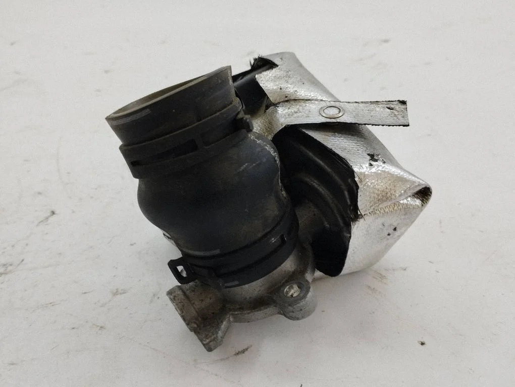 EGR valve 04L131501