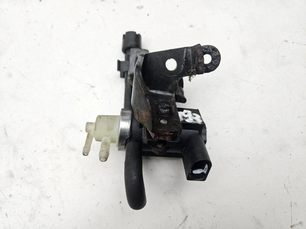 Vacuum valve