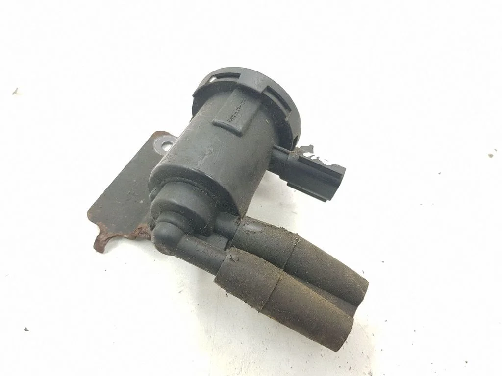 Vakuuma vadības vārsts 04861539AA