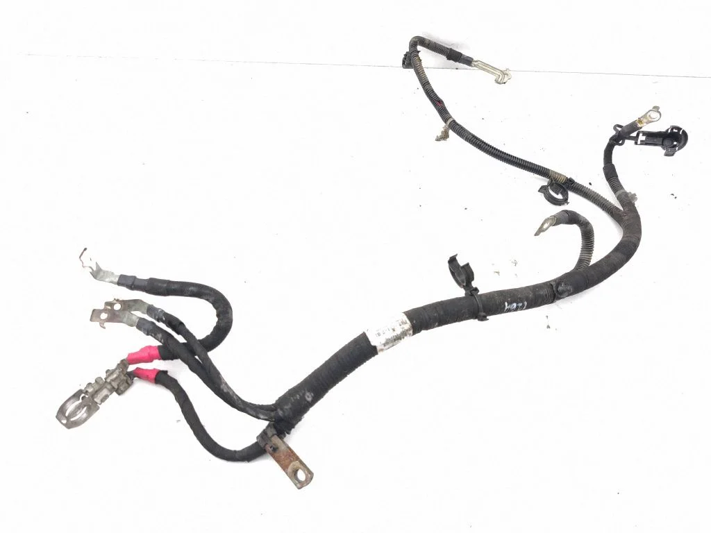 Przewód plusowy (akumulatora) – Jeep Grand Cherokee (2010-2021)