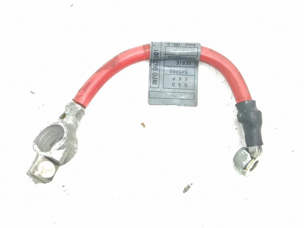 Positive cable (battery) A2215403110