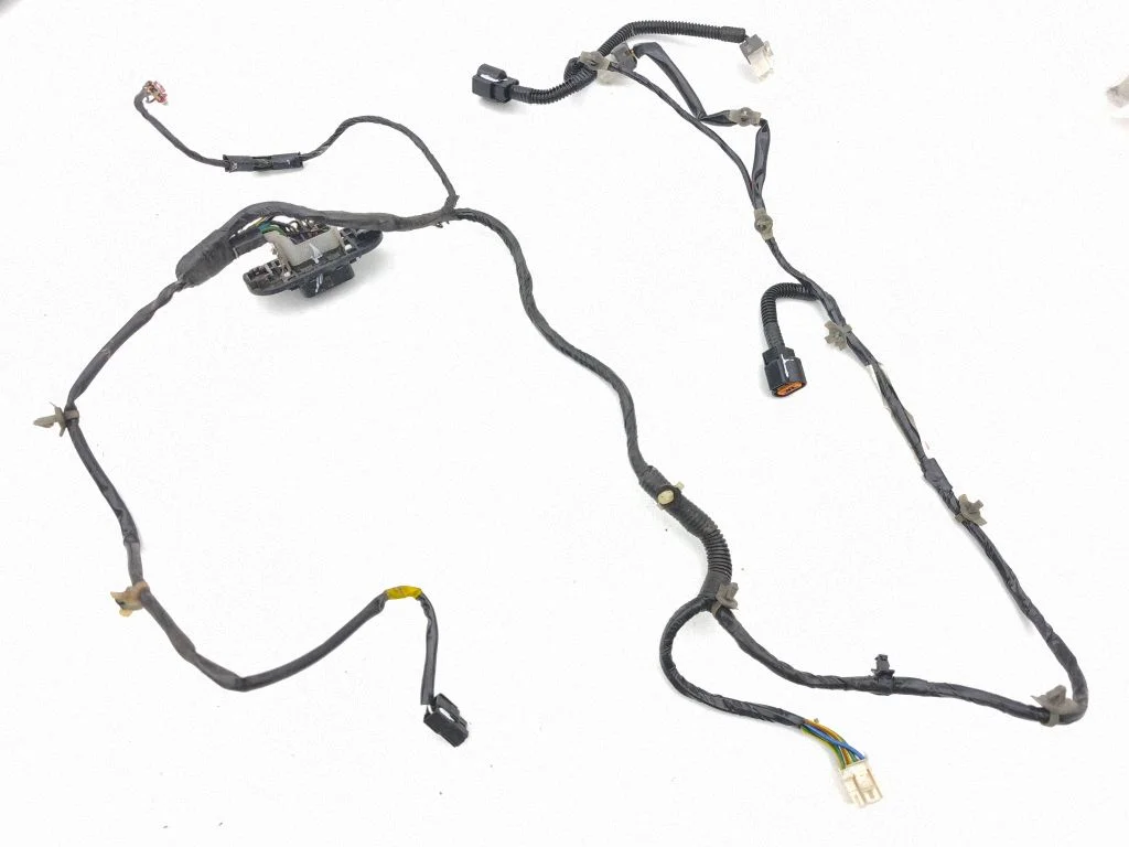 Front door wiring loom MB894130