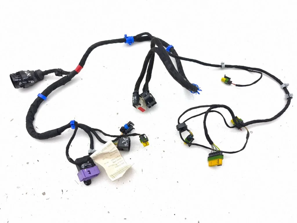 Esiukse juhtmestik 608685