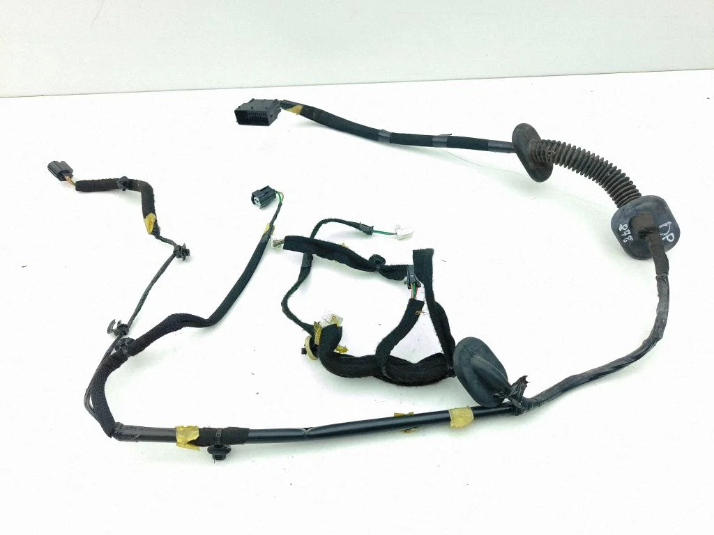 Esiukse juhtmestik – Opel Vivaro (2014-2018)