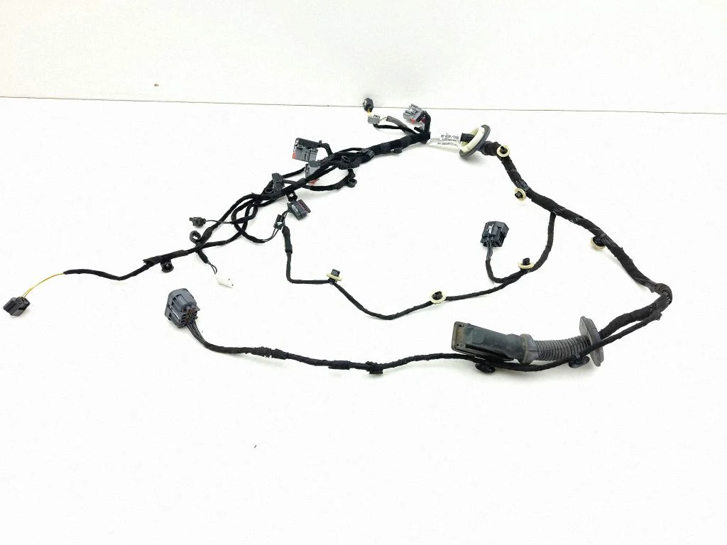 Priekšējo durvju vadu instalācija M8A214630