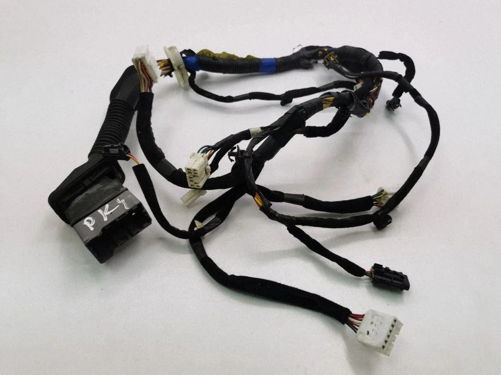 Priekšējo durvju vadu instalācija – KIA Sorento (2002-2009)