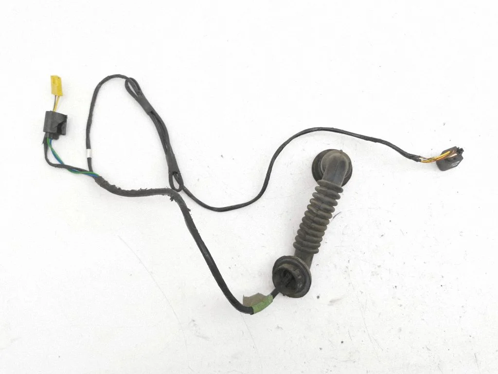 Front door wiring loom – Ford Orion (1991-1993), right