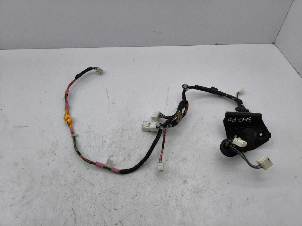Esiukse juhtmestik – Lexus GS 300 350 430 450H (2005-2012)