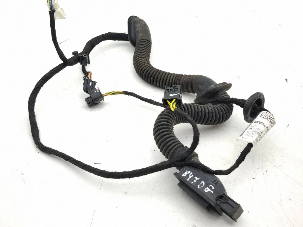 Rear door wiring loom A1765405608