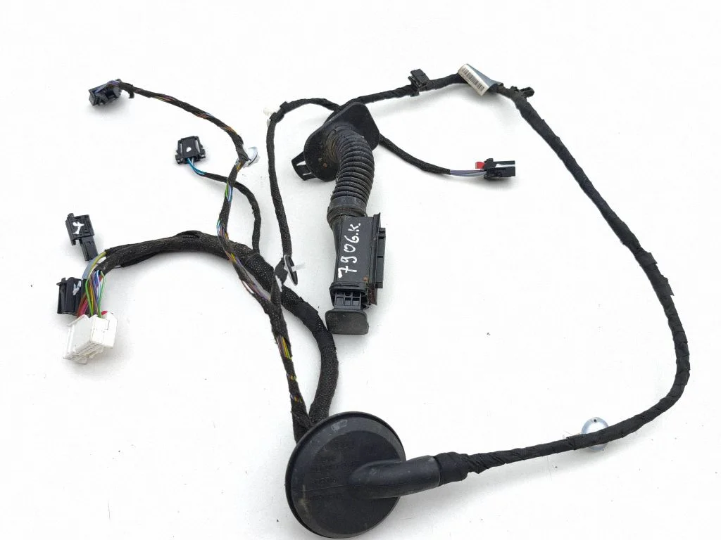 Rear door wiring loom 8Y0971687F