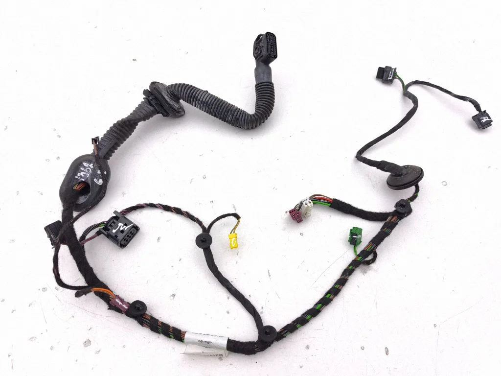 Tagaukse juhtmestik – Mercedes-Benz CLS-klass C218 X218 (2011-2017)