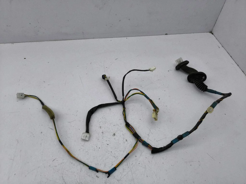 Rear door wiring loom 8215447070B
