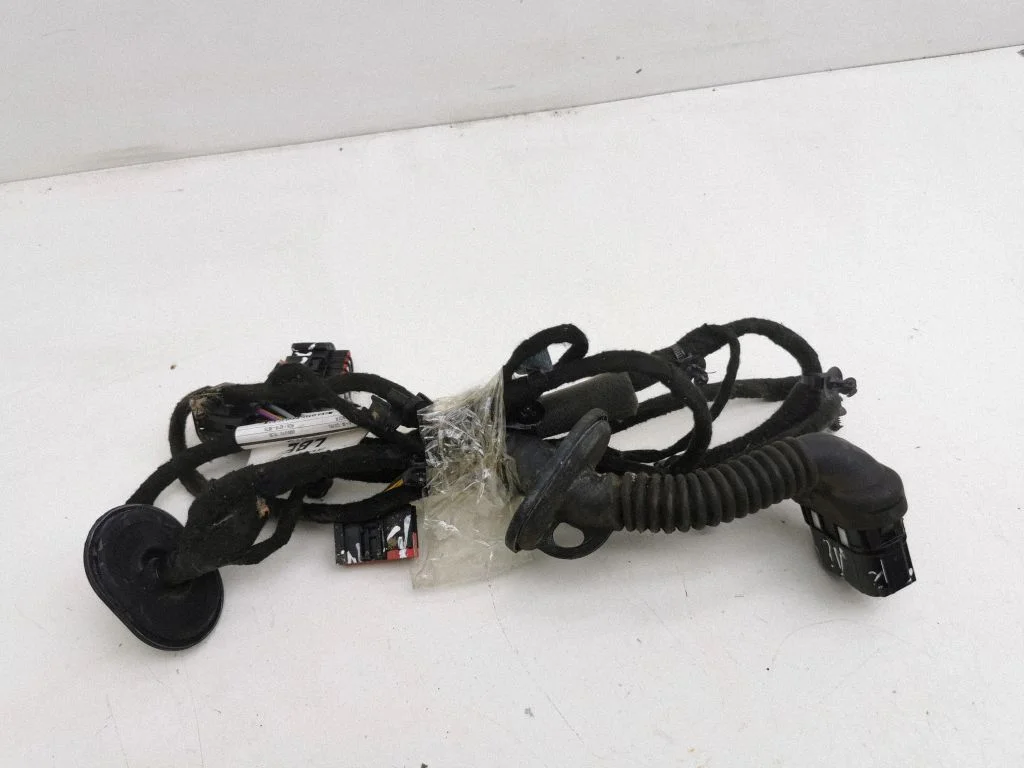 Rear door wiring loom AV6T14240