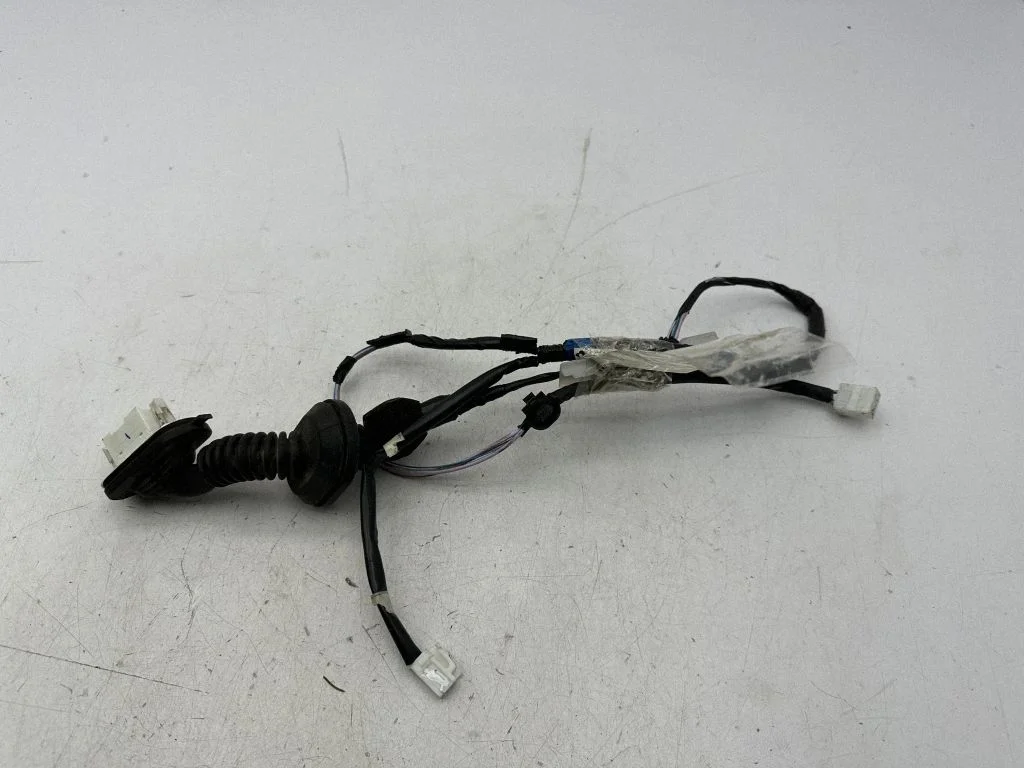 Rear door wiring loom – Toyota Yaris (2012-2014)