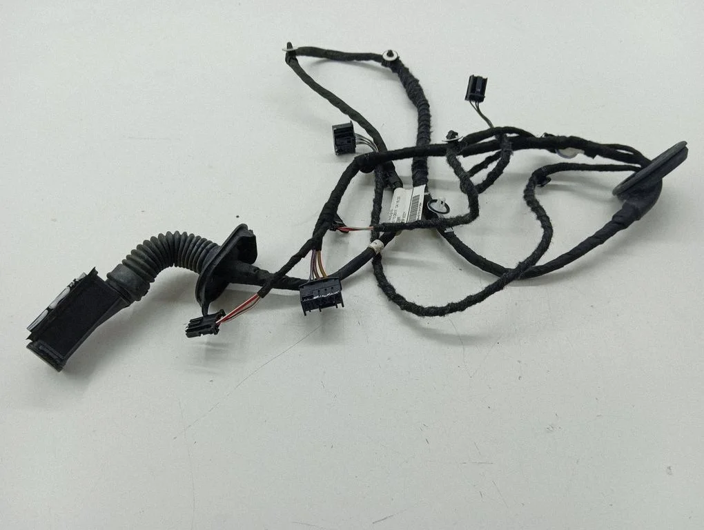 Aizmugurējo durvju vadu instalācija – Seat Ateca (2016-)
