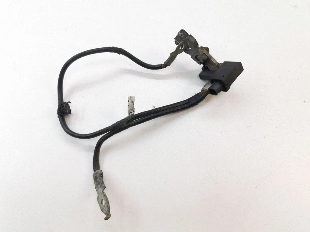 Miinusjuhe (aku) – Mitsubishi Outlander (2013-2021)