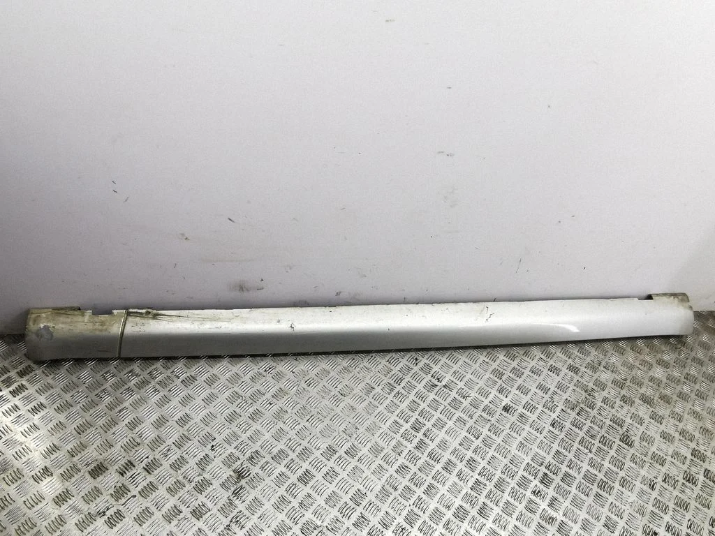 Sill – right