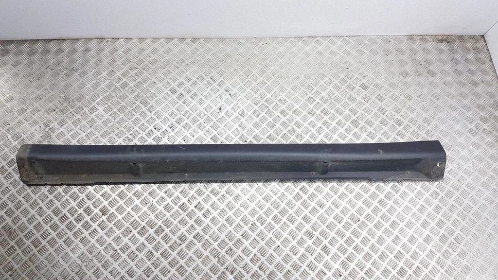 Sill – left