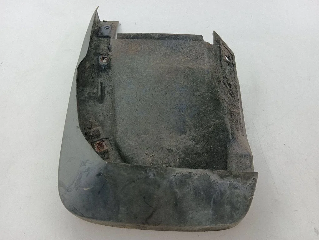 Rear mudguard – left
