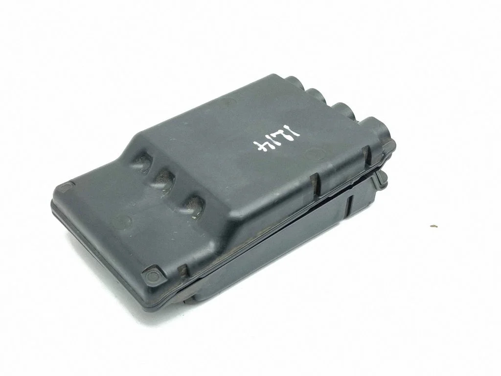 Plussjuhtmete ühendussõlm 9321027
