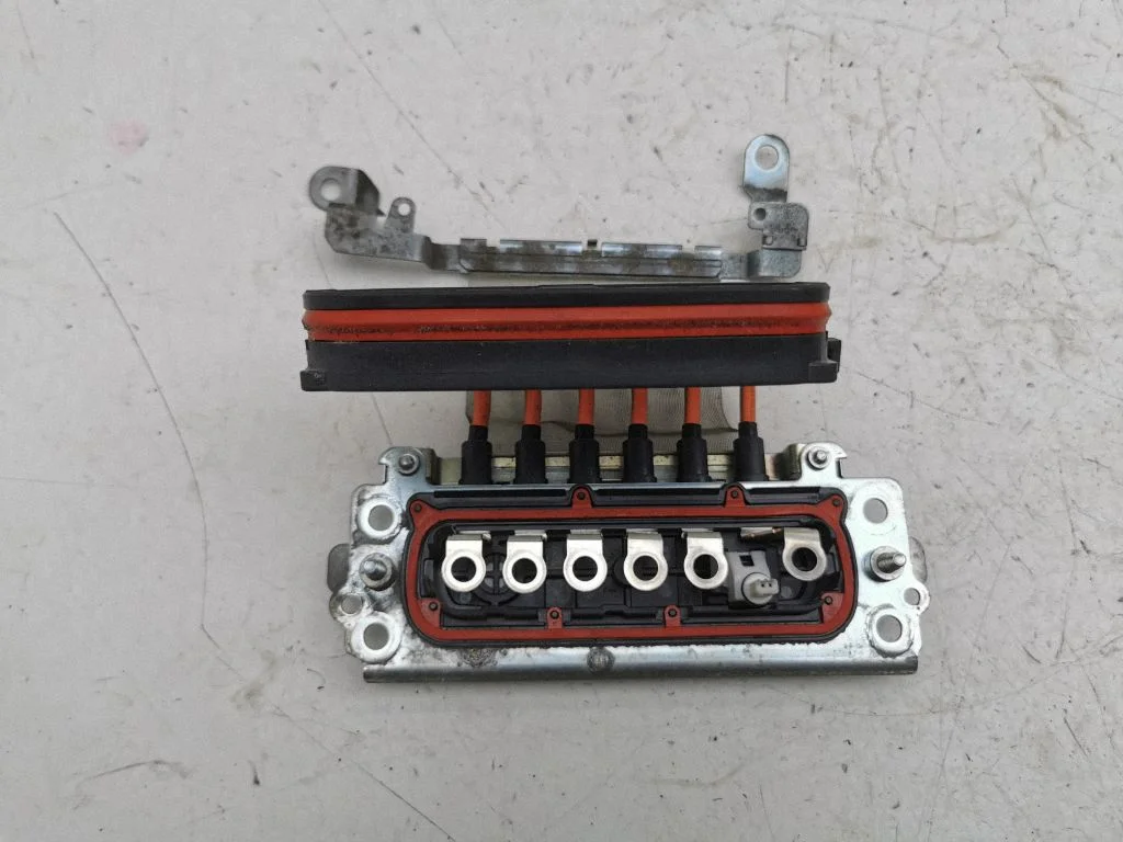 Plusa vadu savienojuma mezgls