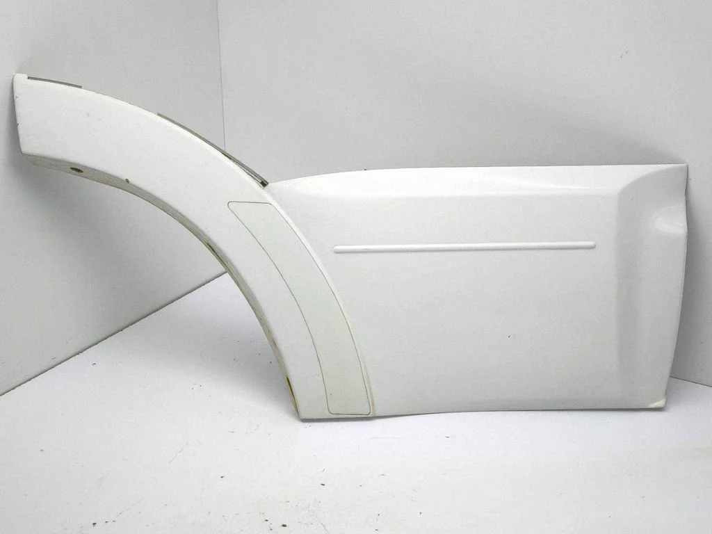 Rear door trim (molding) – right