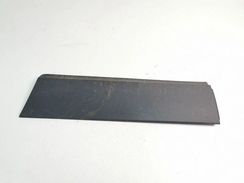 Rear door trim (molding) 95157450