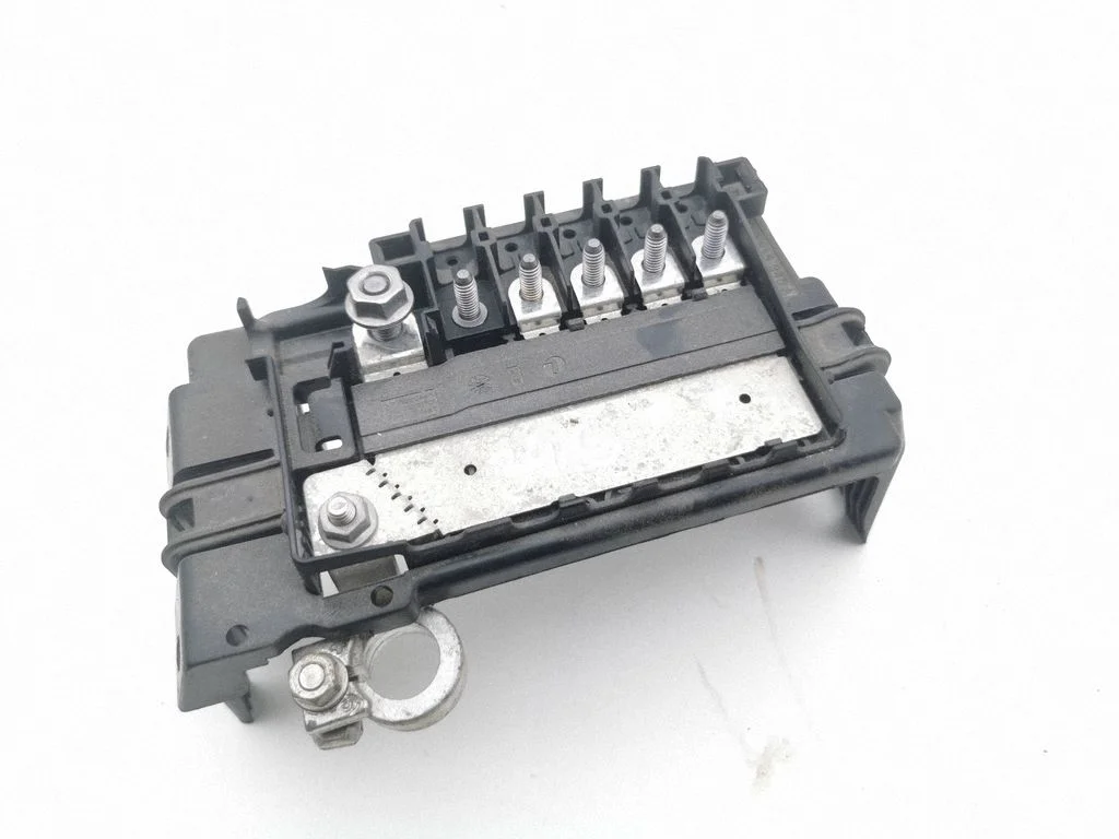 Plusa vadu savienojuma mezgls 2Q0937550B