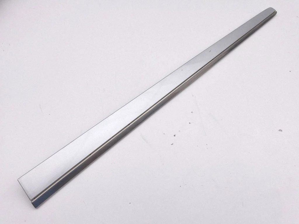 Listwa drzwi przednich – Mercedes-Benz Klasa ML W164 (2005-2011)
