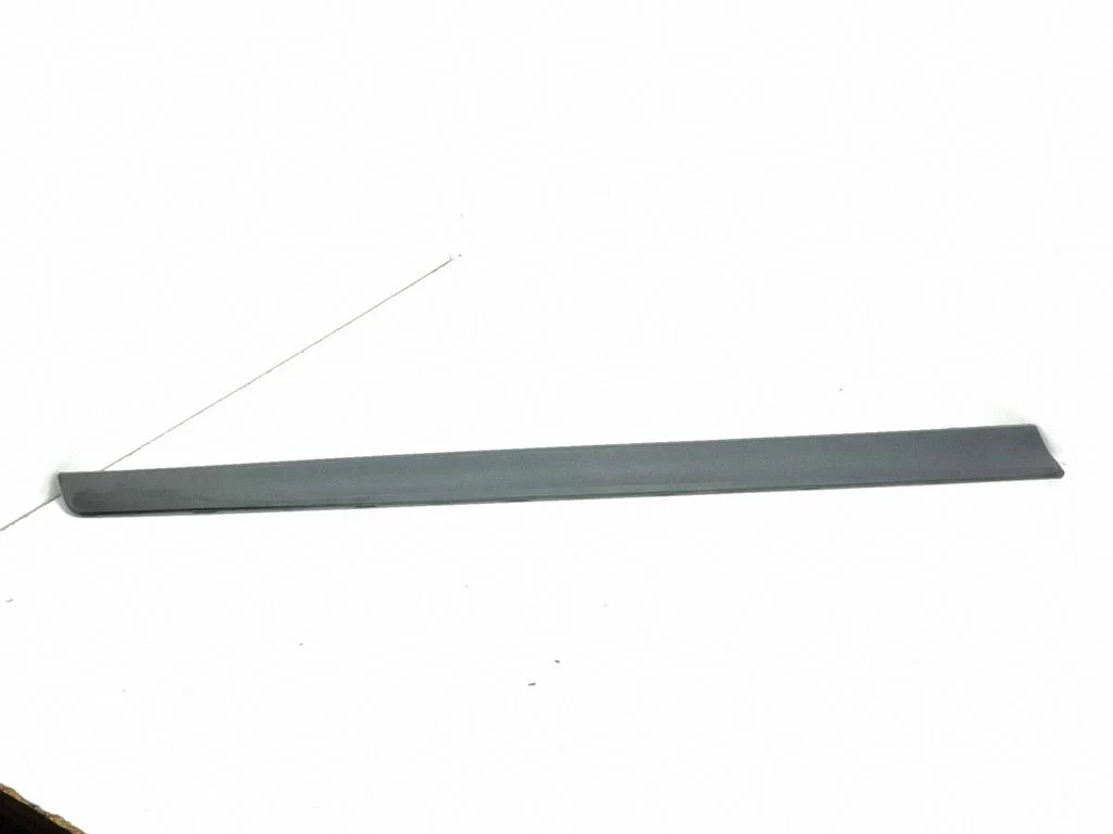 Priekšējo durvju apdare (molings) 808774CE0A