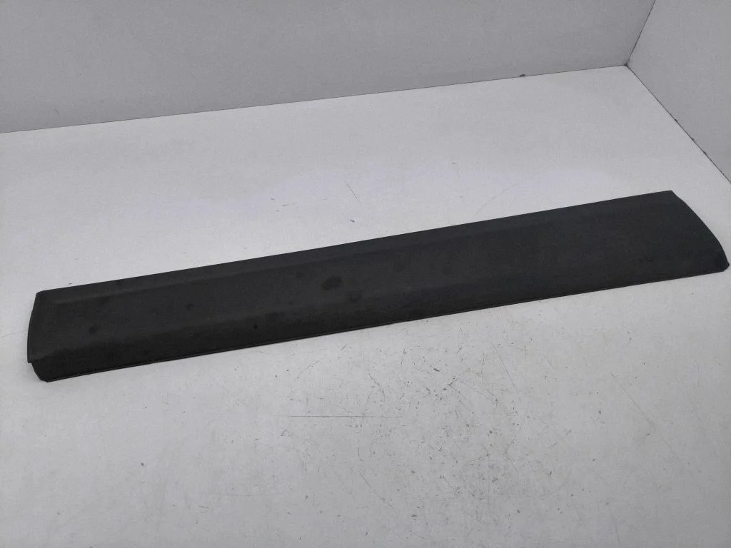 Priekšējo durvju apdare (molings) 808714EA0A
