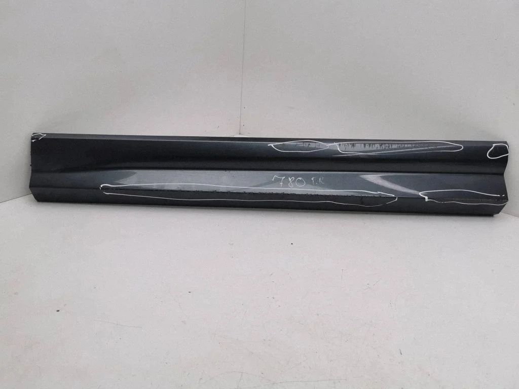 Front door trim (molding) 81A853959A